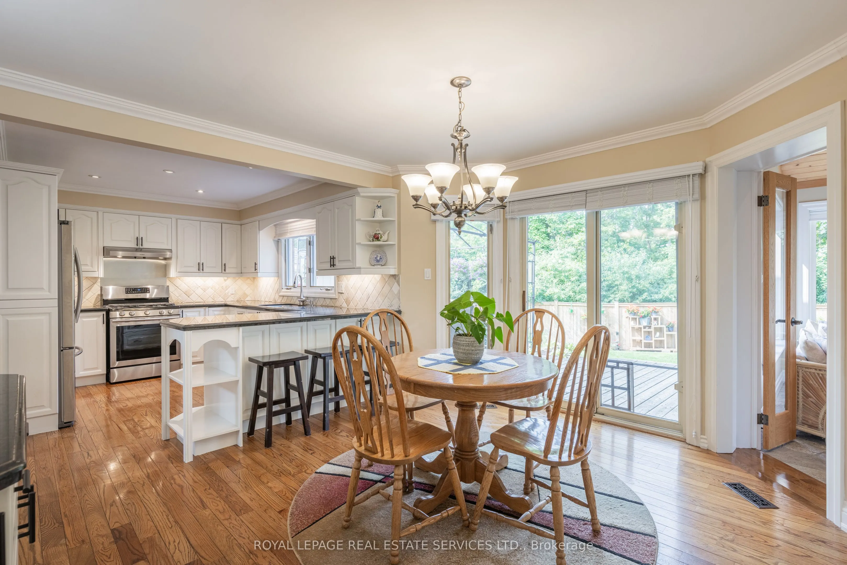 1210 BEECHGROVE Crescent
