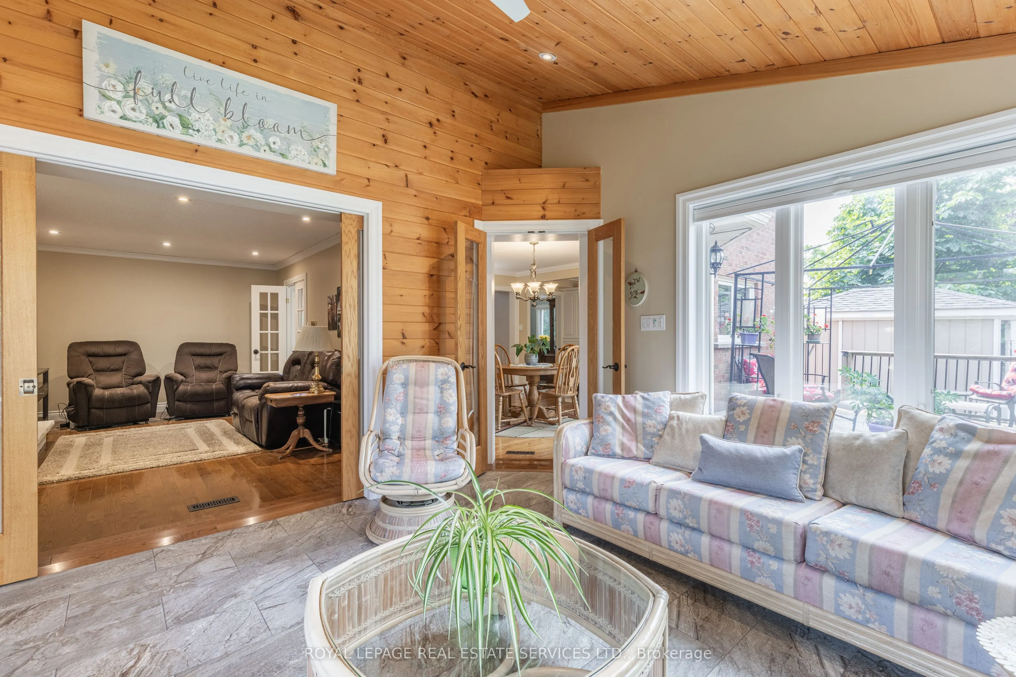 1210 BEECHGROVE Crescent