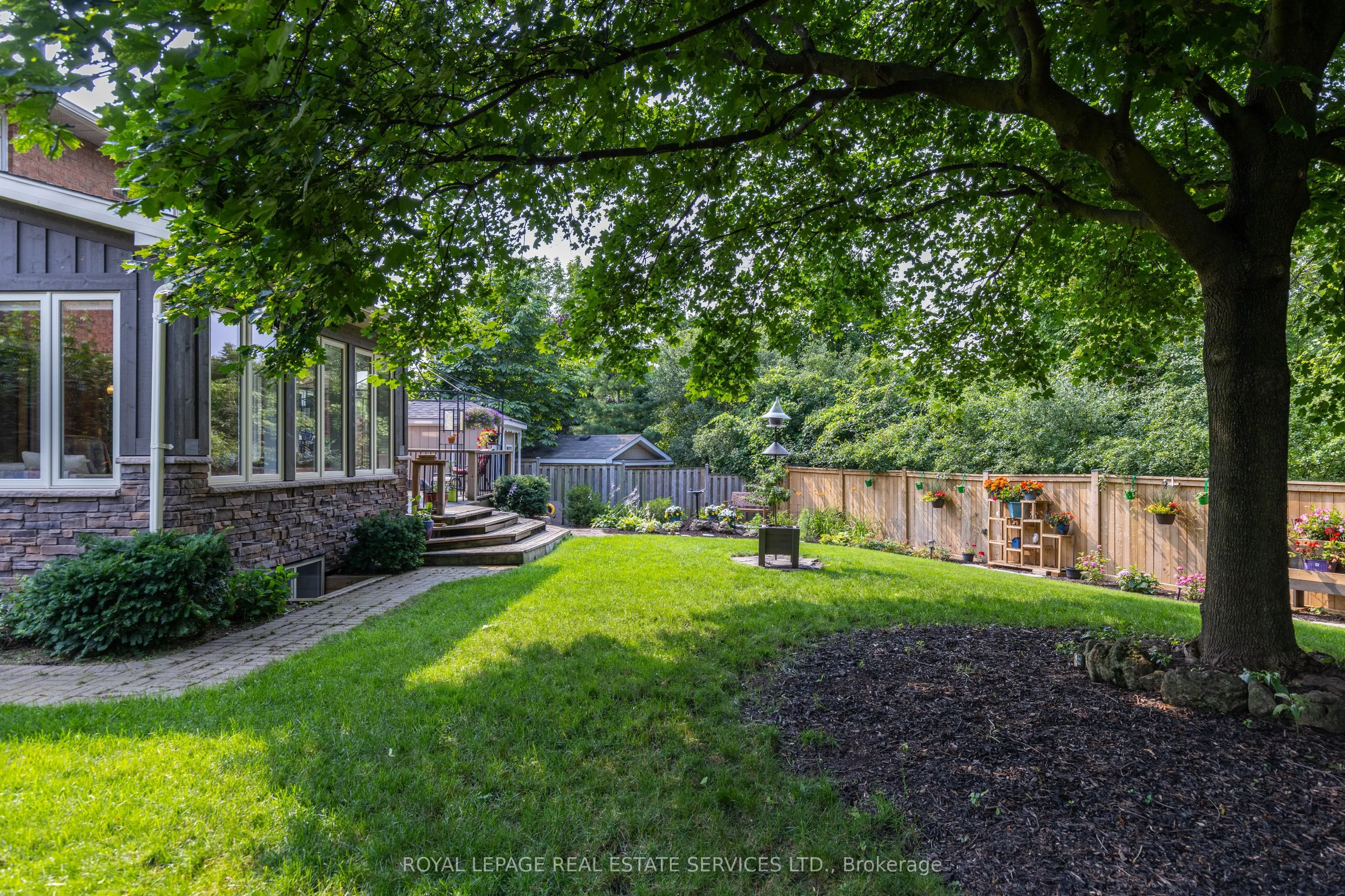 1210 BEECHGROVE Crescent