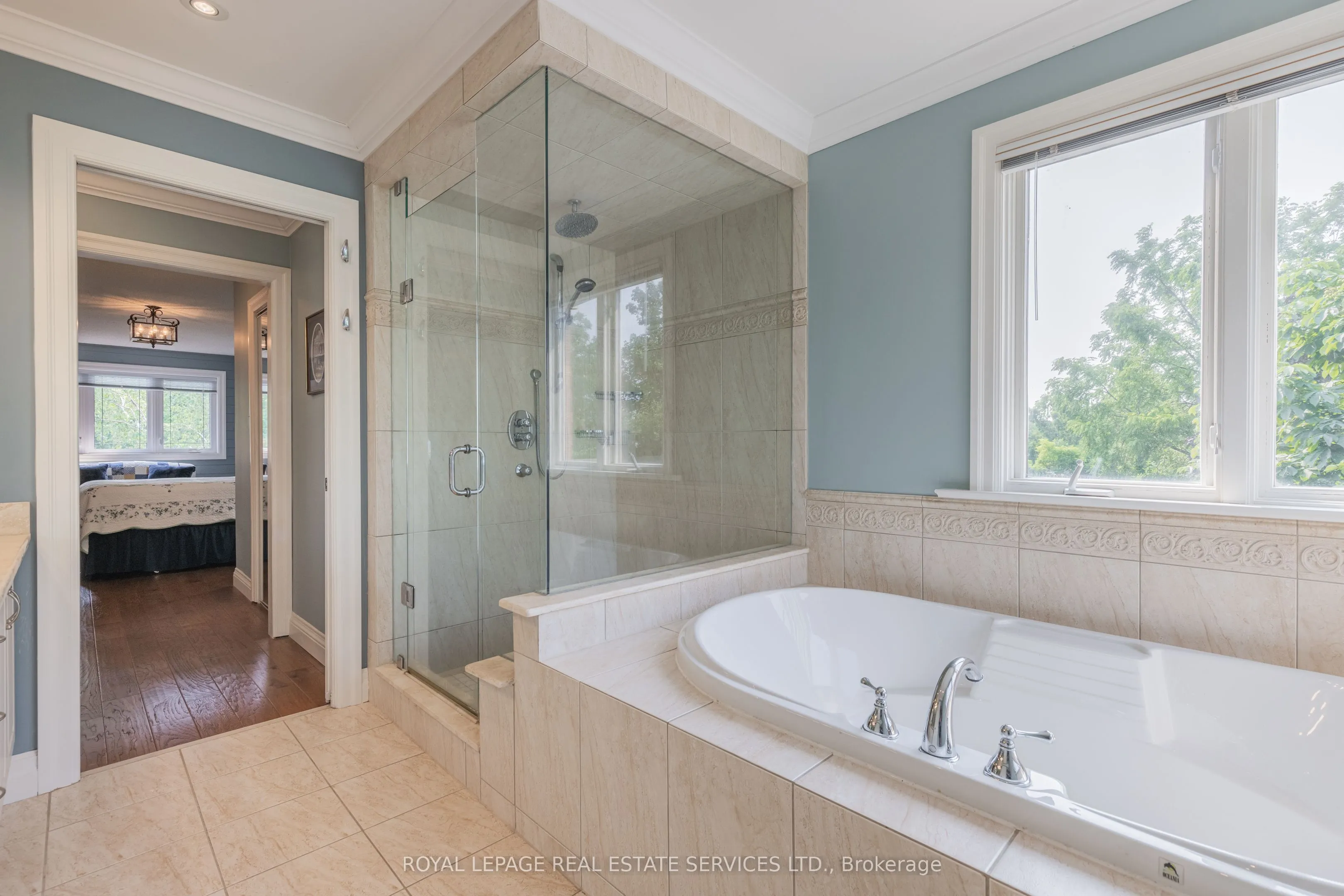 1210 BEECHGROVE Crescent