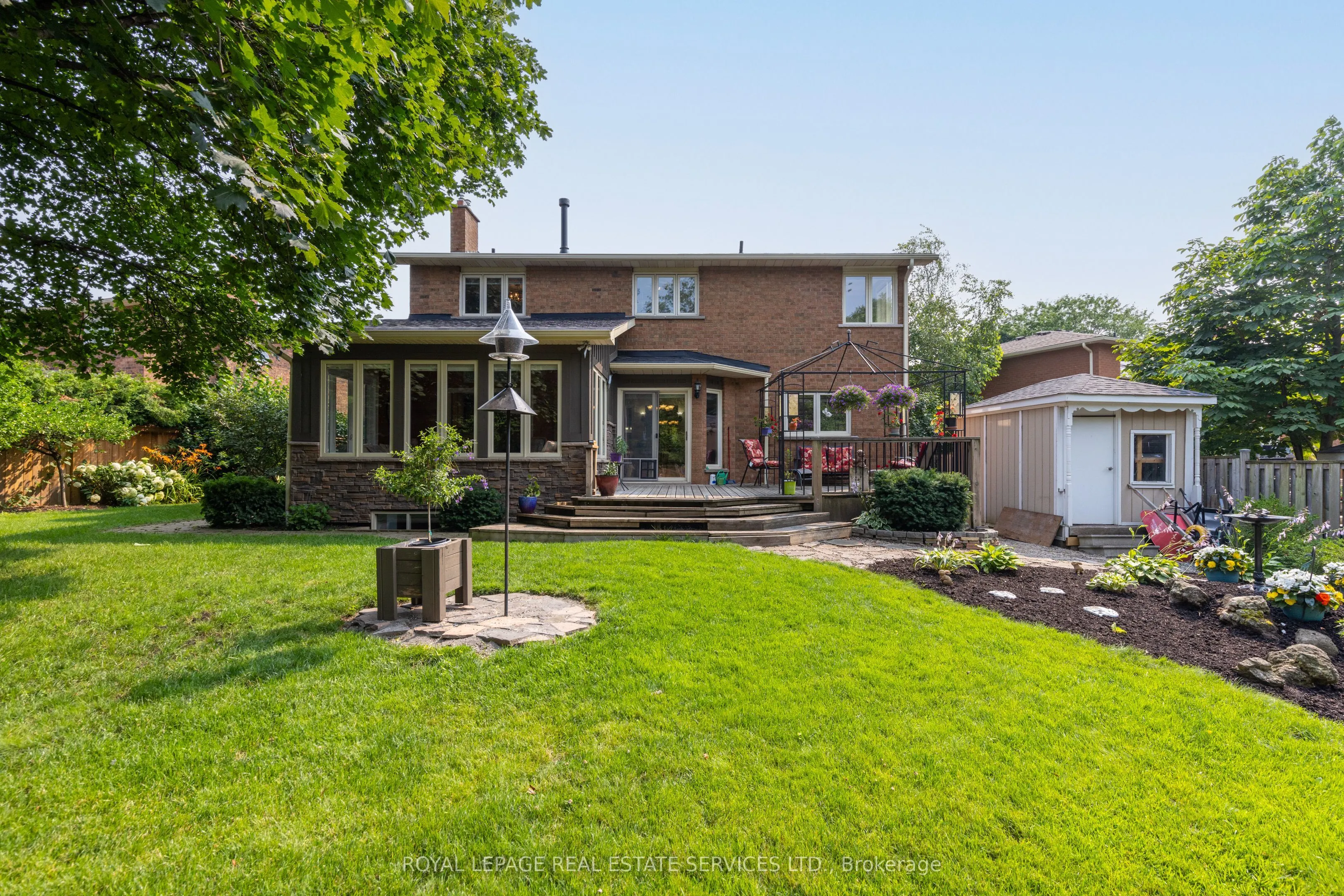 1210 BEECHGROVE Crescent