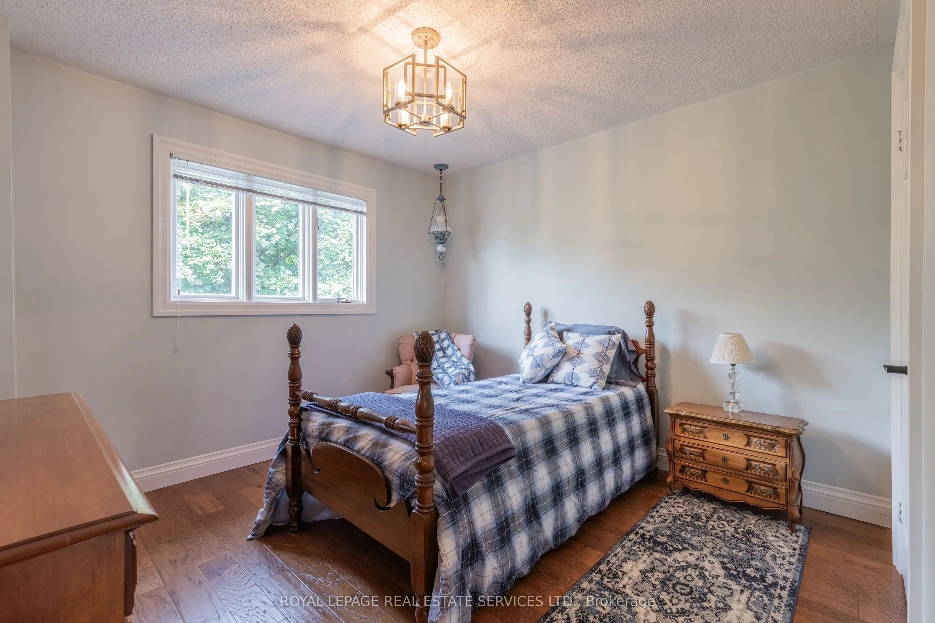 1210 BEECHGROVE Crescent