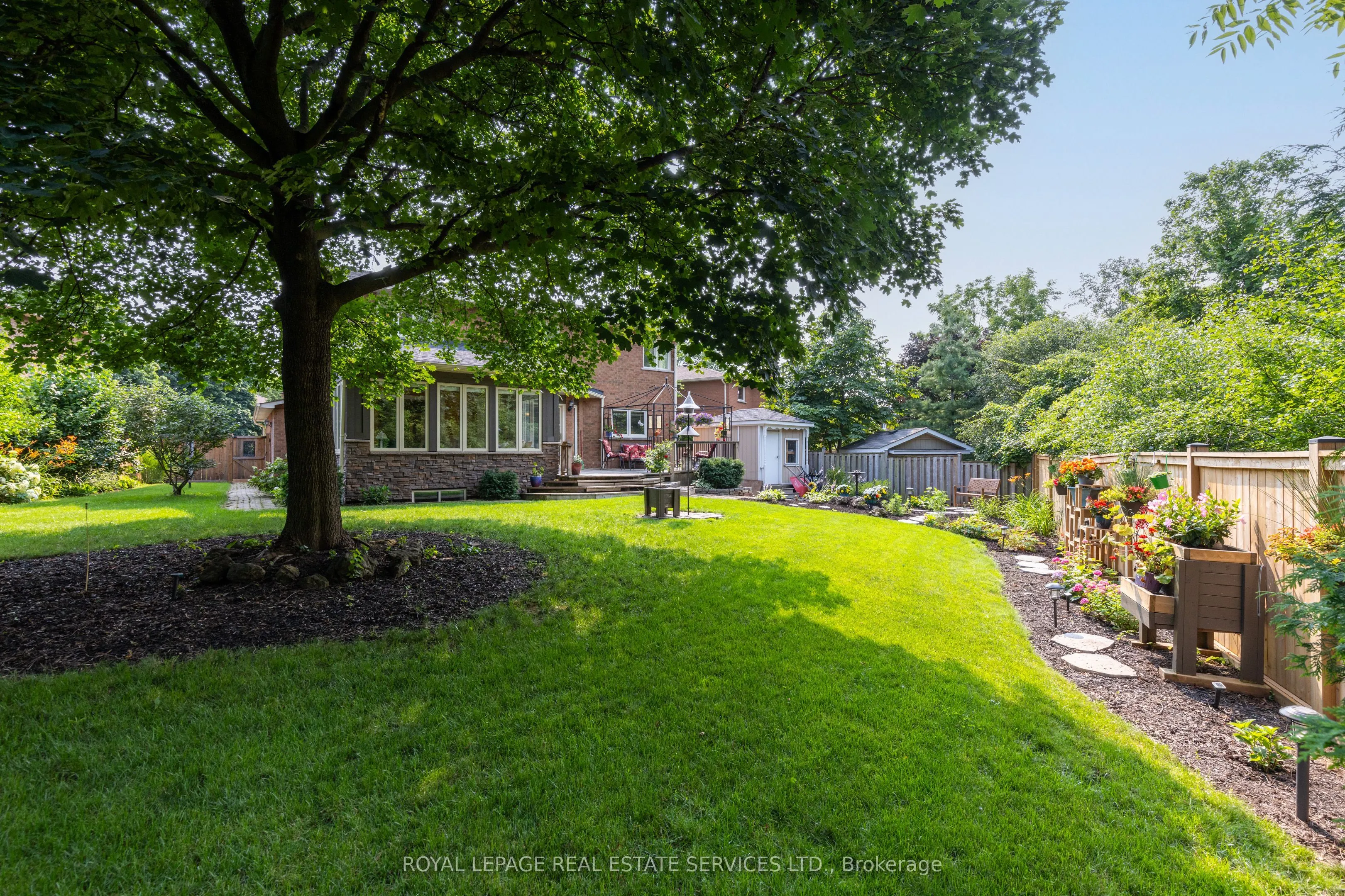 1210 BEECHGROVE Crescent