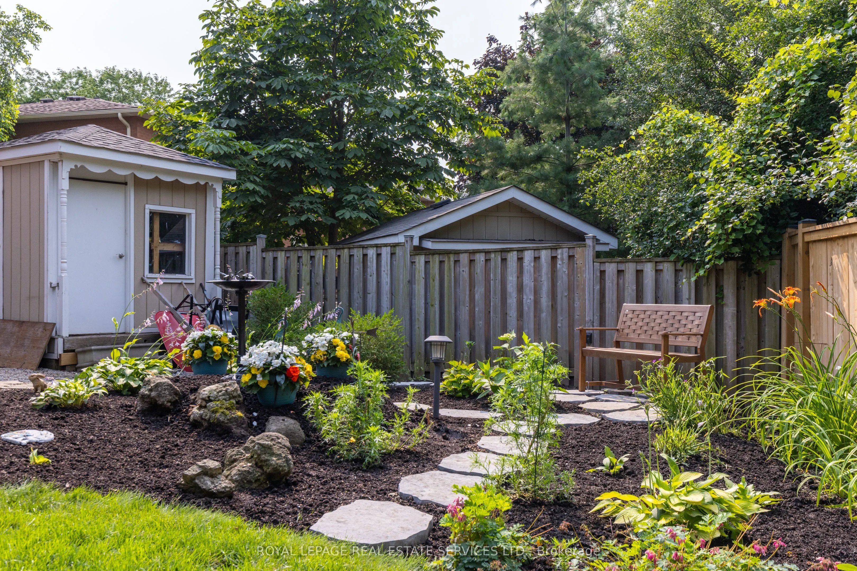 1210 BEECHGROVE Crescent
