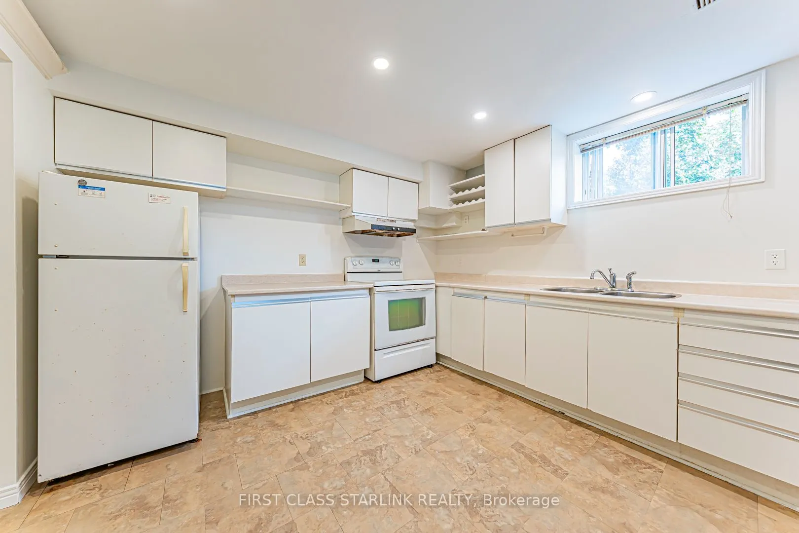 621 Dynes Road