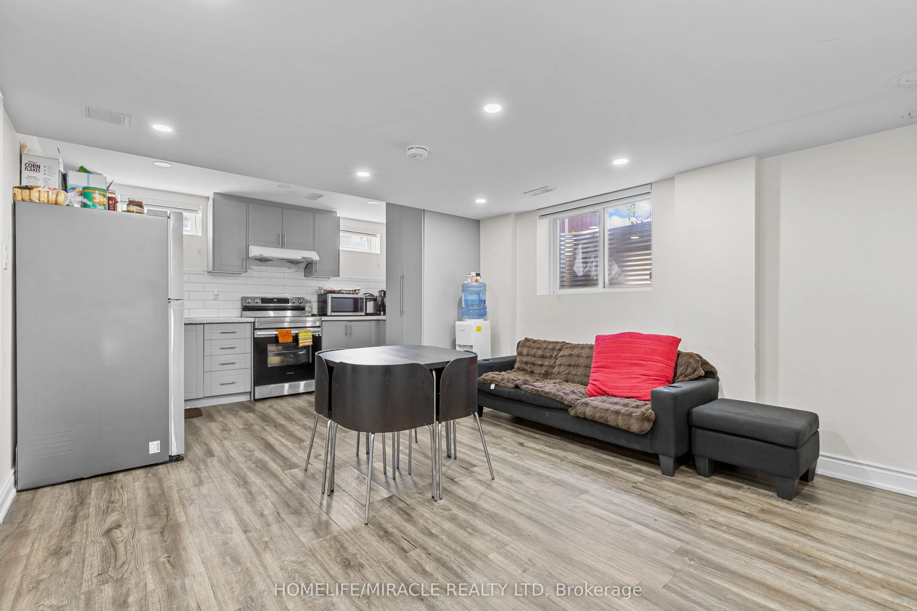 44 Newark Way
