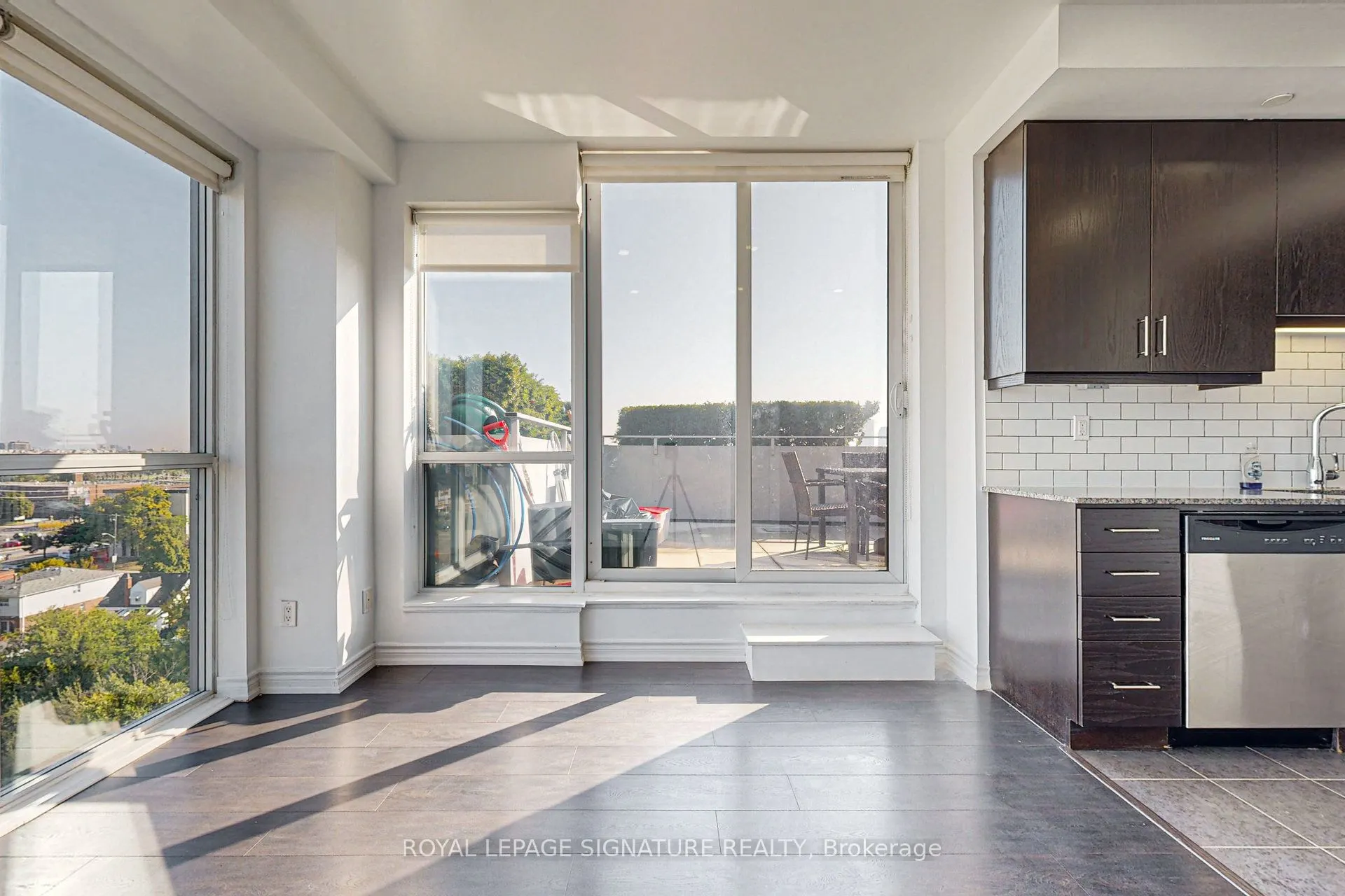 15 James Finlay Way, #1012