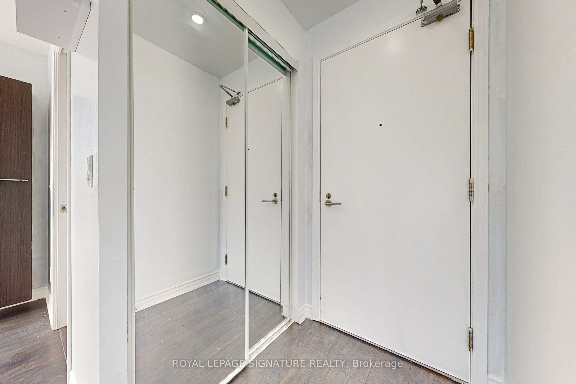15 James Finlay Way, #1012