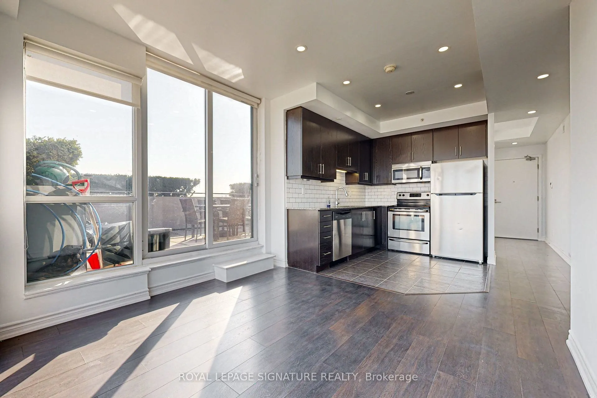 15 James Finlay Way, #1012