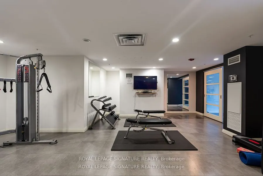 15 James Finlay Way, #1012