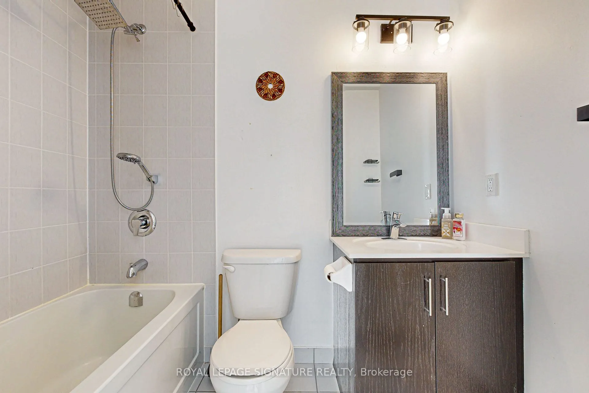 15 James Finlay Way, #1012