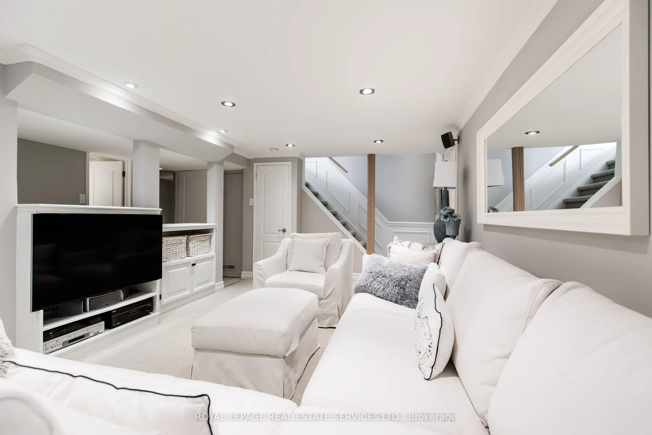 16 Ferndale Crescent