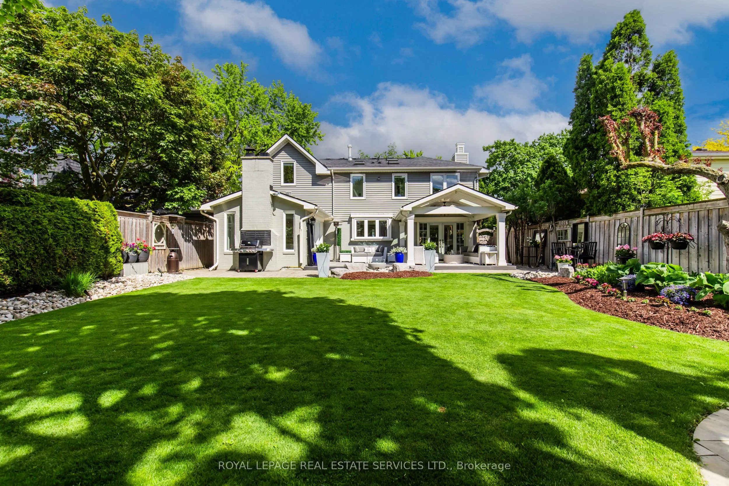 16 Ferndale Crescent