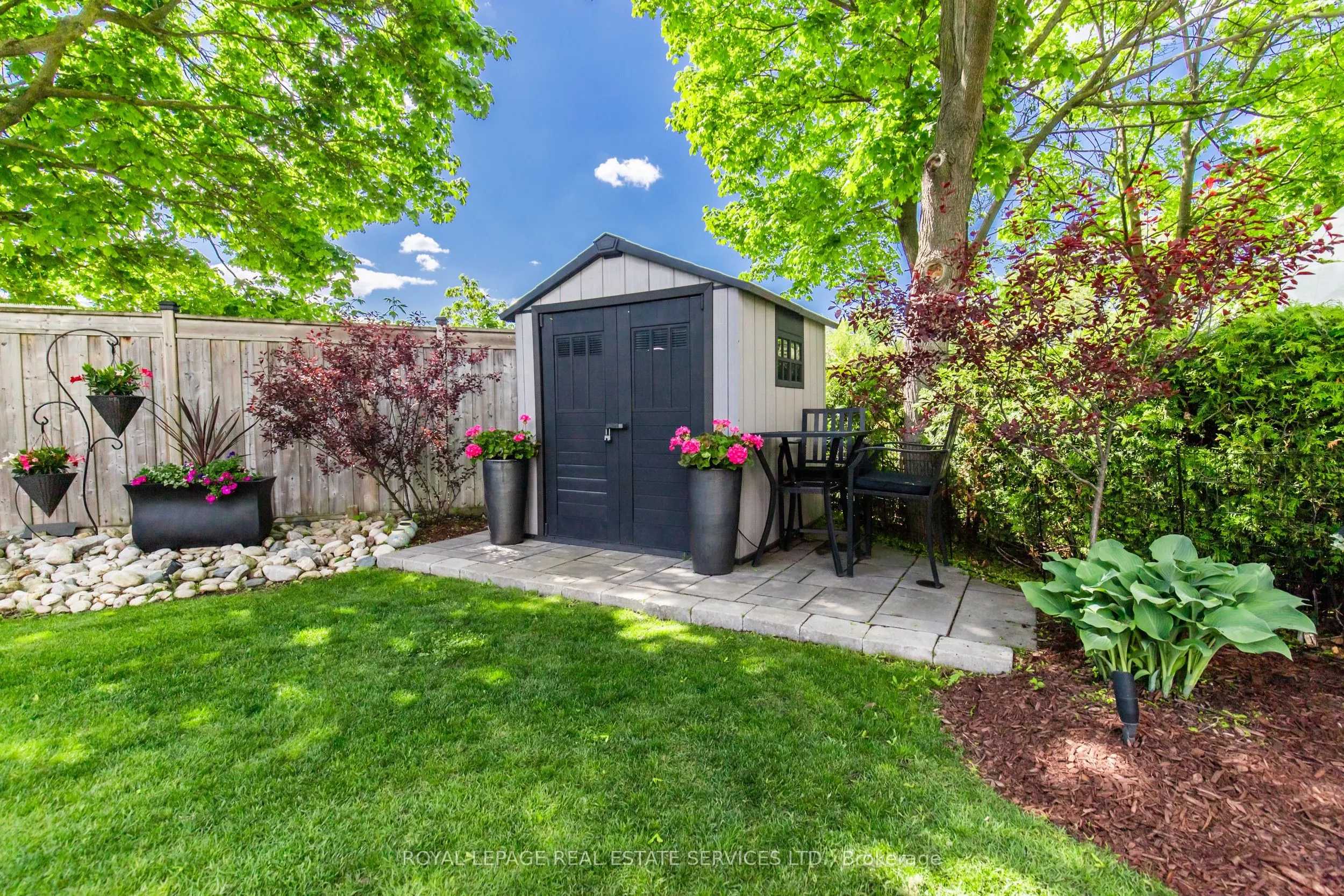 16 Ferndale Crescent