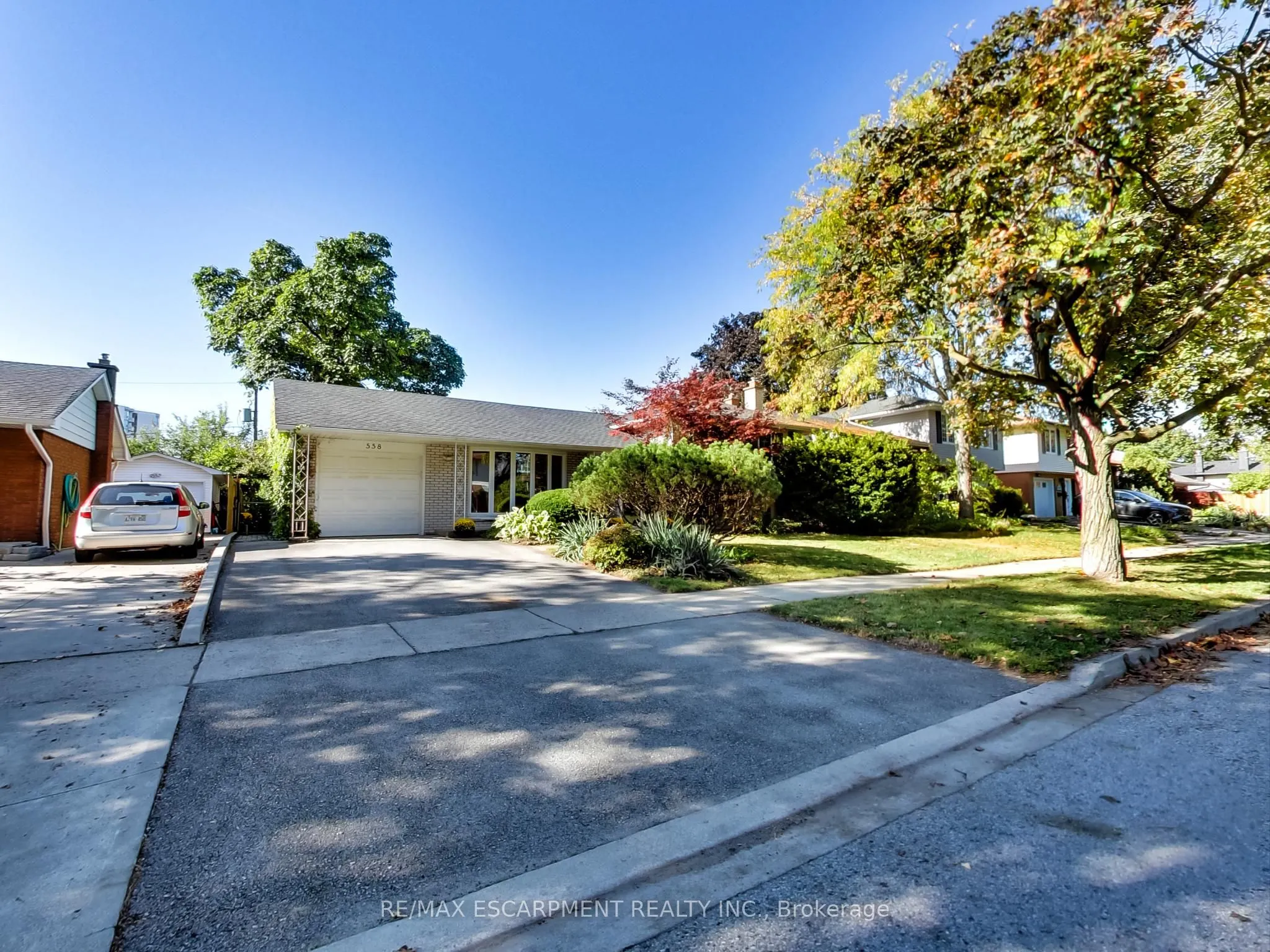 558 Parkside Crescent