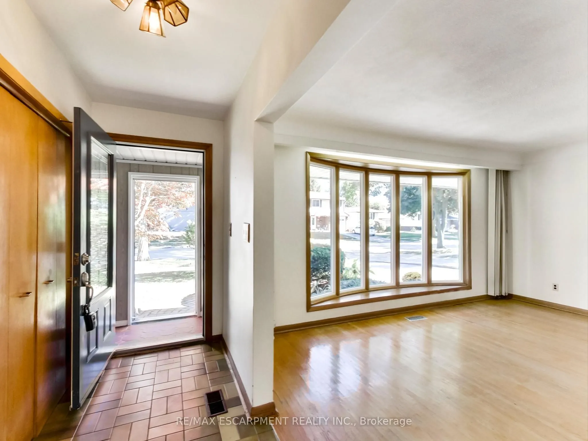 558 Parkside Crescent