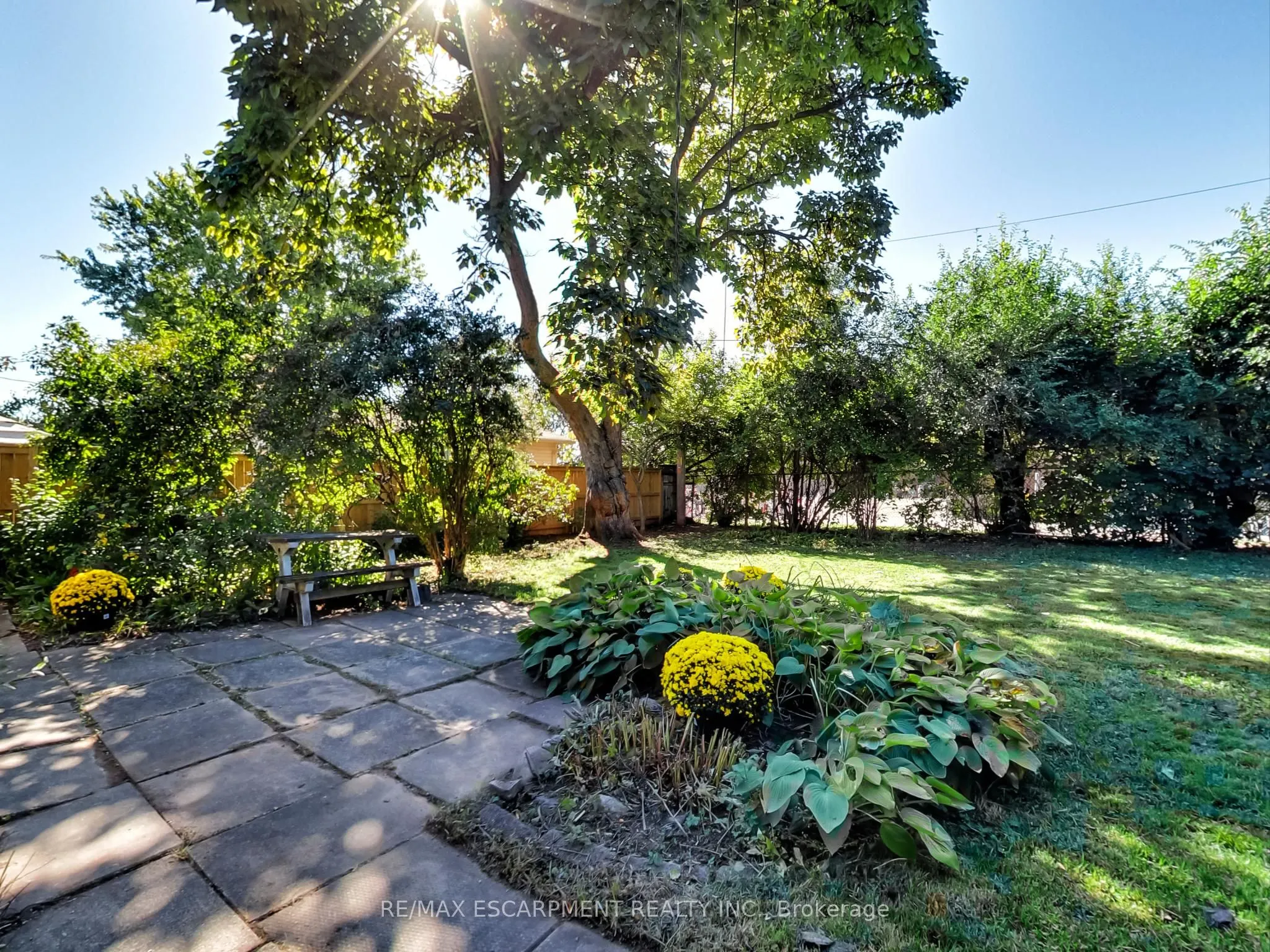 558 Parkside Crescent