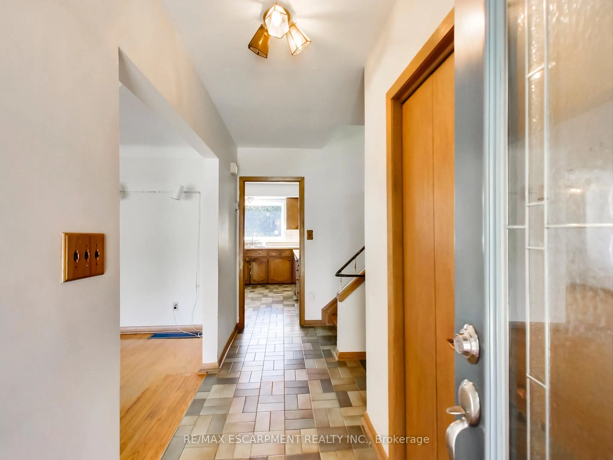 558 Parkside Crescent