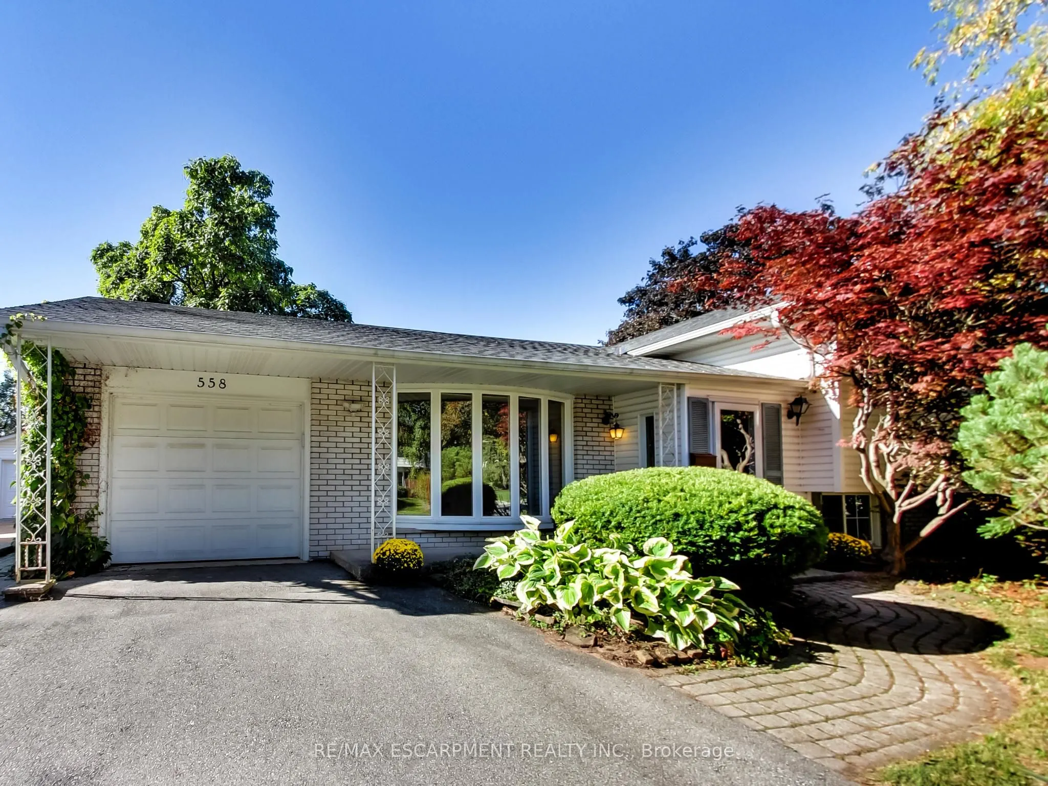 558 Parkside Crescent
