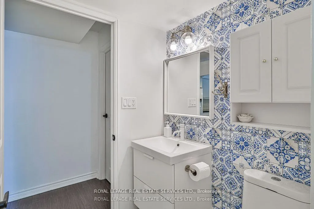 2267 Lakeshore Boulevard W, #216