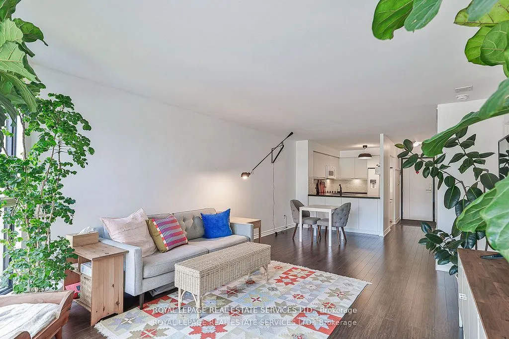 2267 Lakeshore Boulevard W, #216