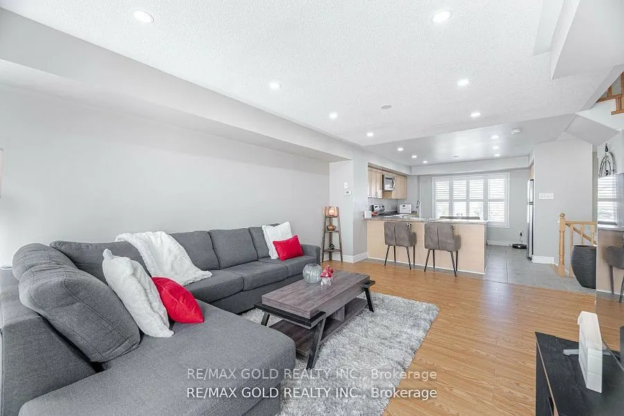 60 Fairwood Circle