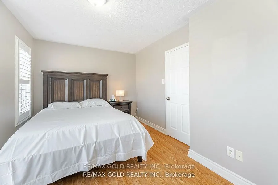60 Fairwood Circle
