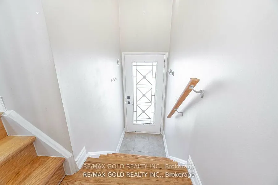 60 Fairwood Circle