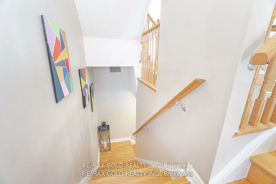 60 Fairwood Circle