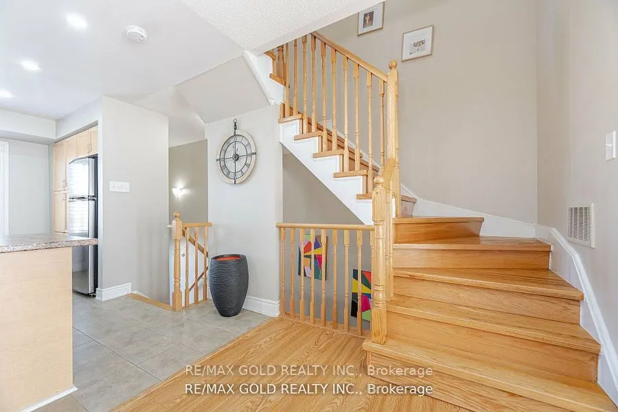 60 Fairwood Circle