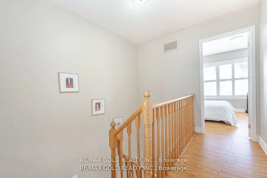 60 Fairwood Circle