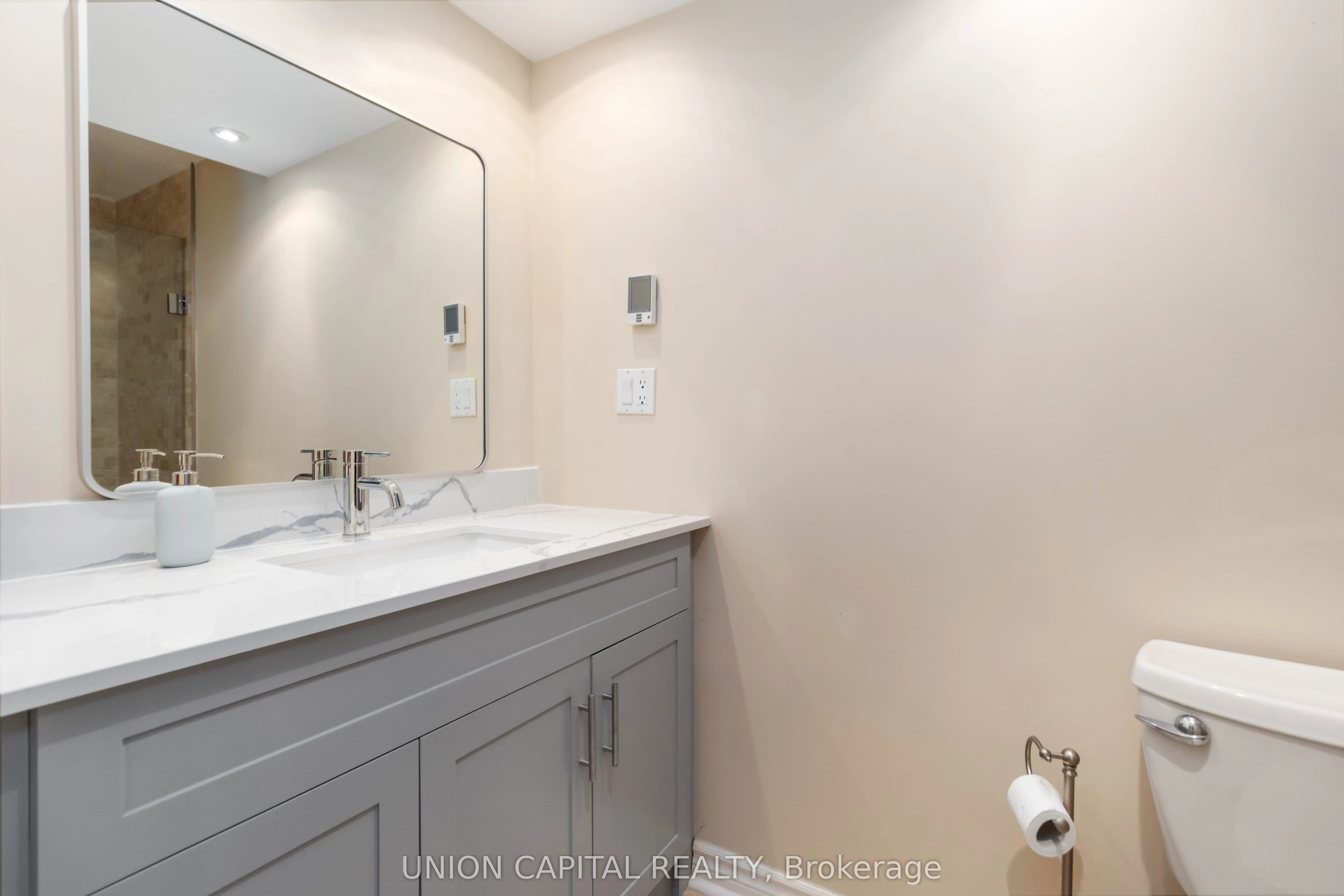 2805 Bushland Crescent