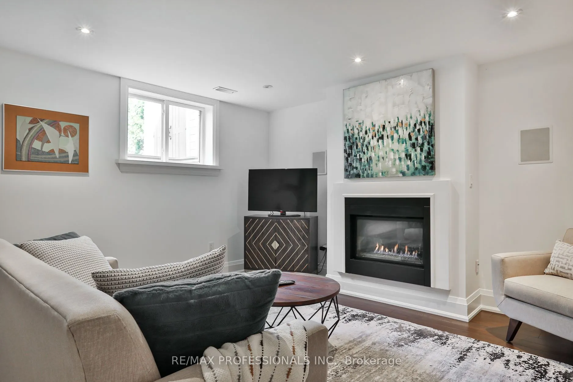 6 Meadowcrest Road