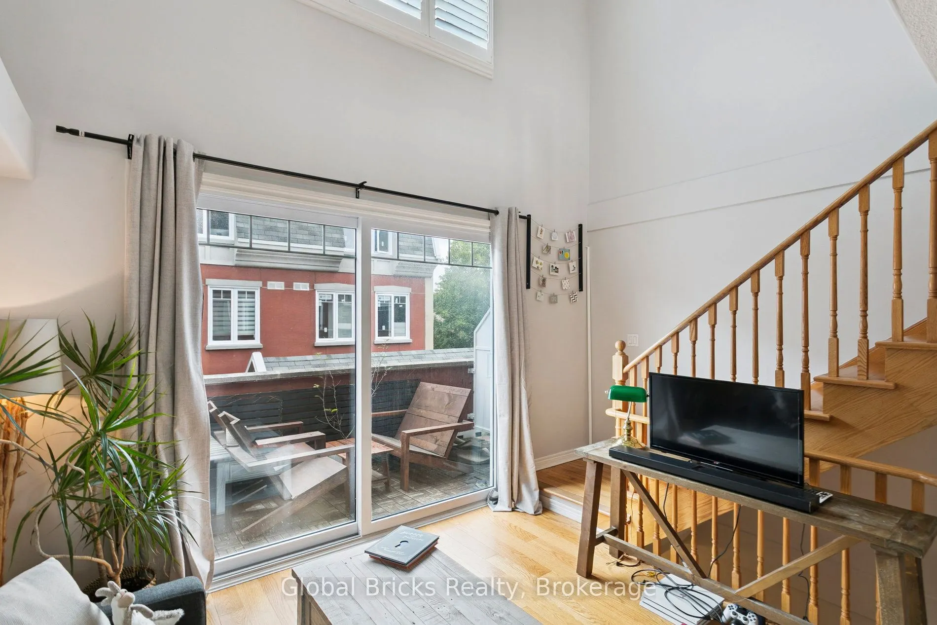 3400 Lakeshore Boulevard W, #203