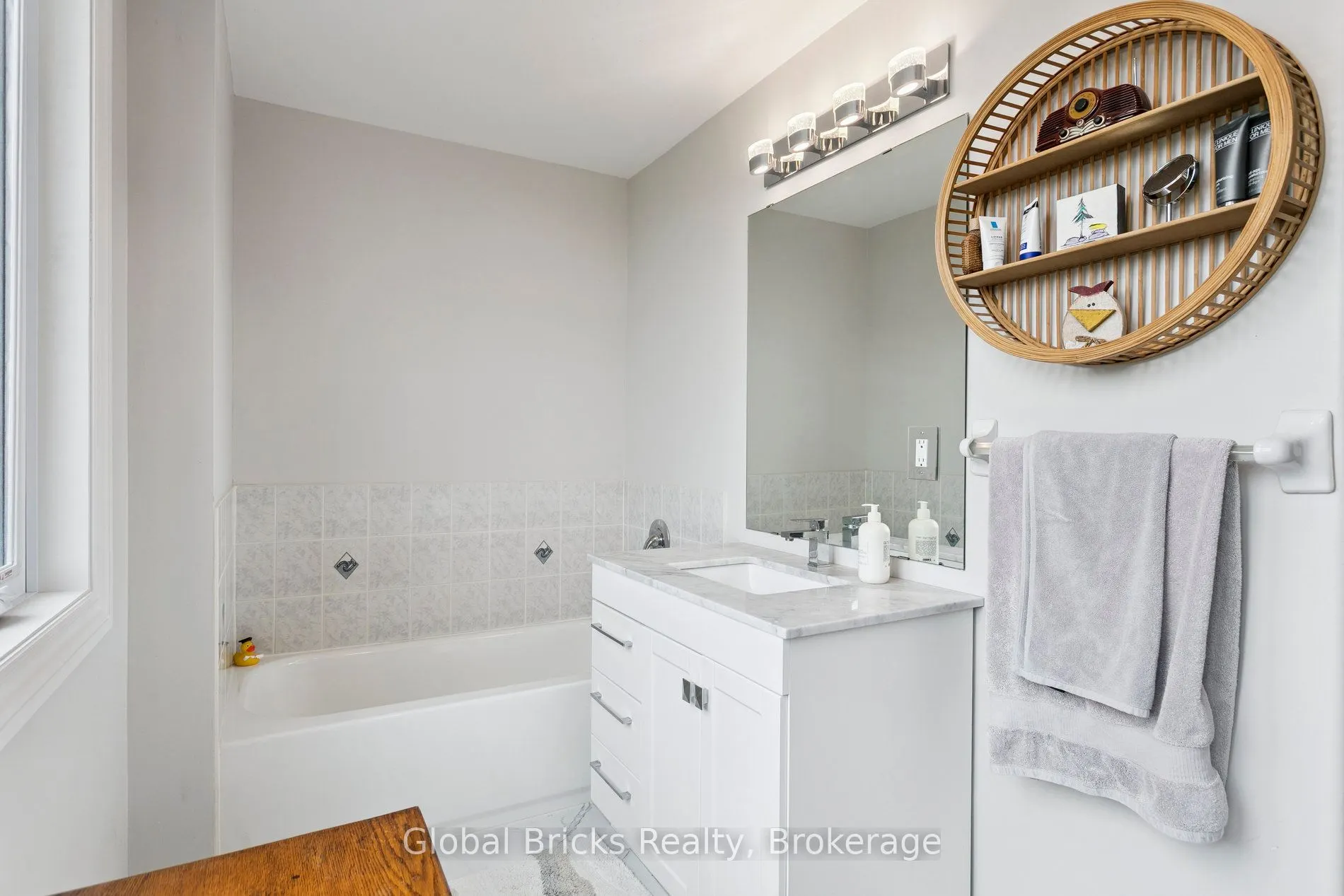 3400 Lakeshore Boulevard W, #203