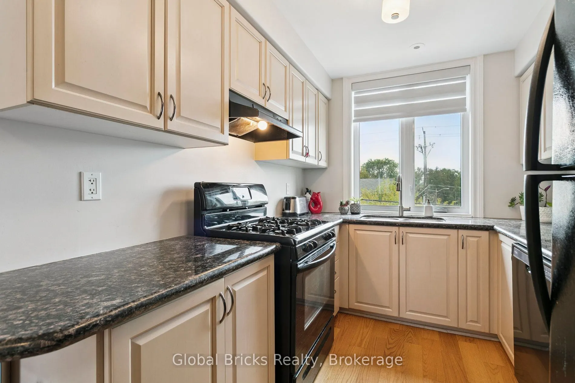 3400 Lakeshore Boulevard W, #203
