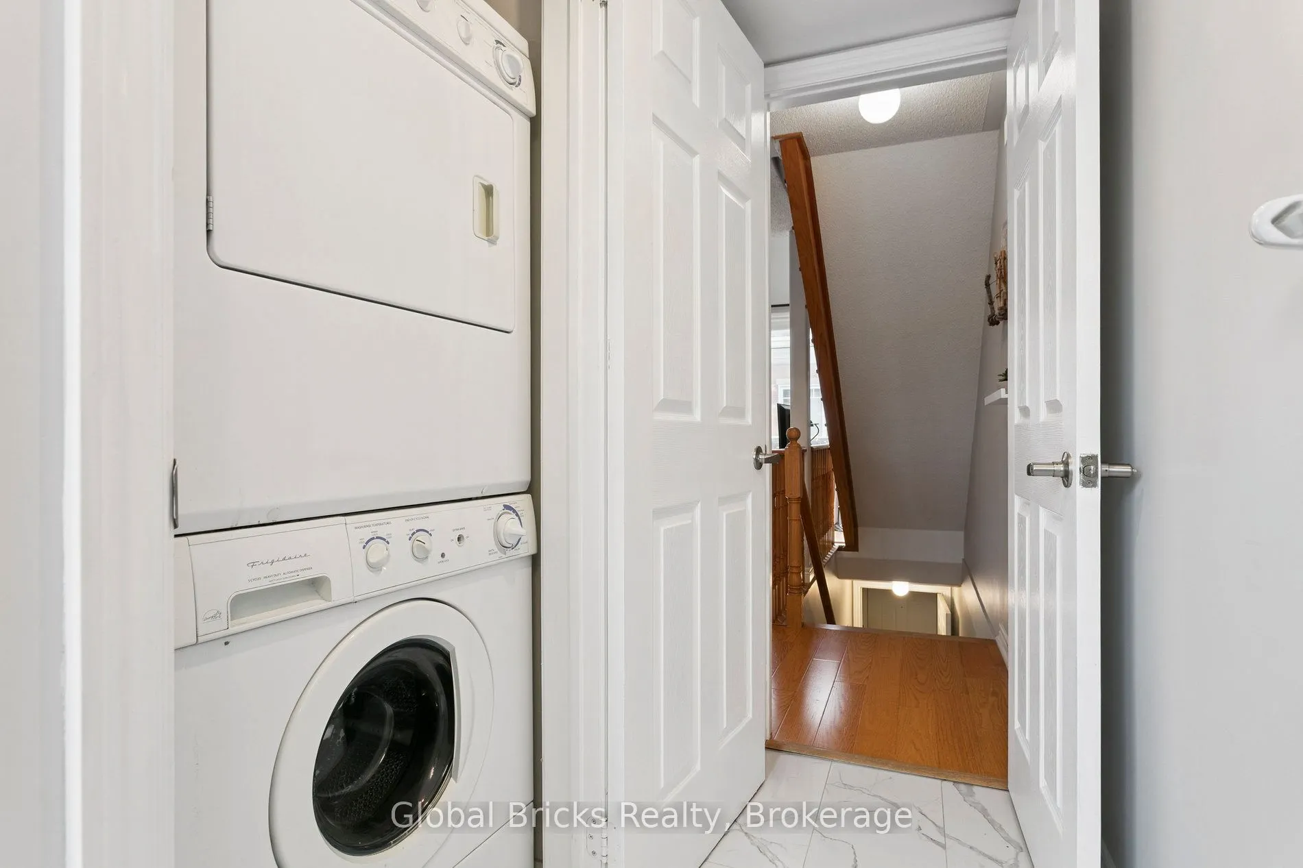 3400 Lakeshore Boulevard W, #203