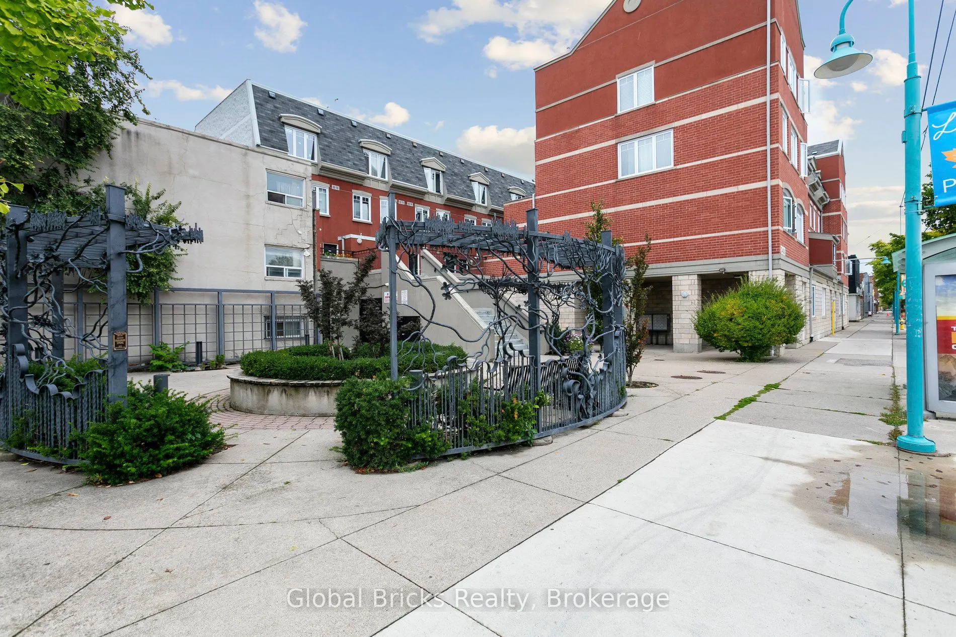 3400 Lakeshore Boulevard W, #203