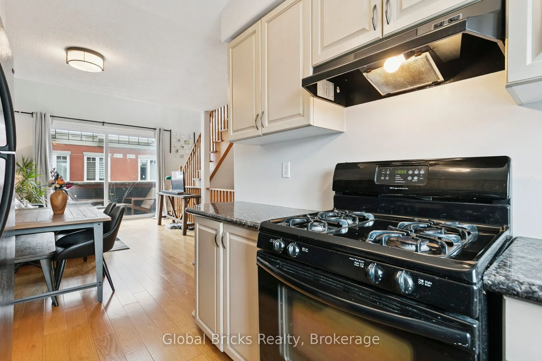 3400 Lakeshore Boulevard W, #203