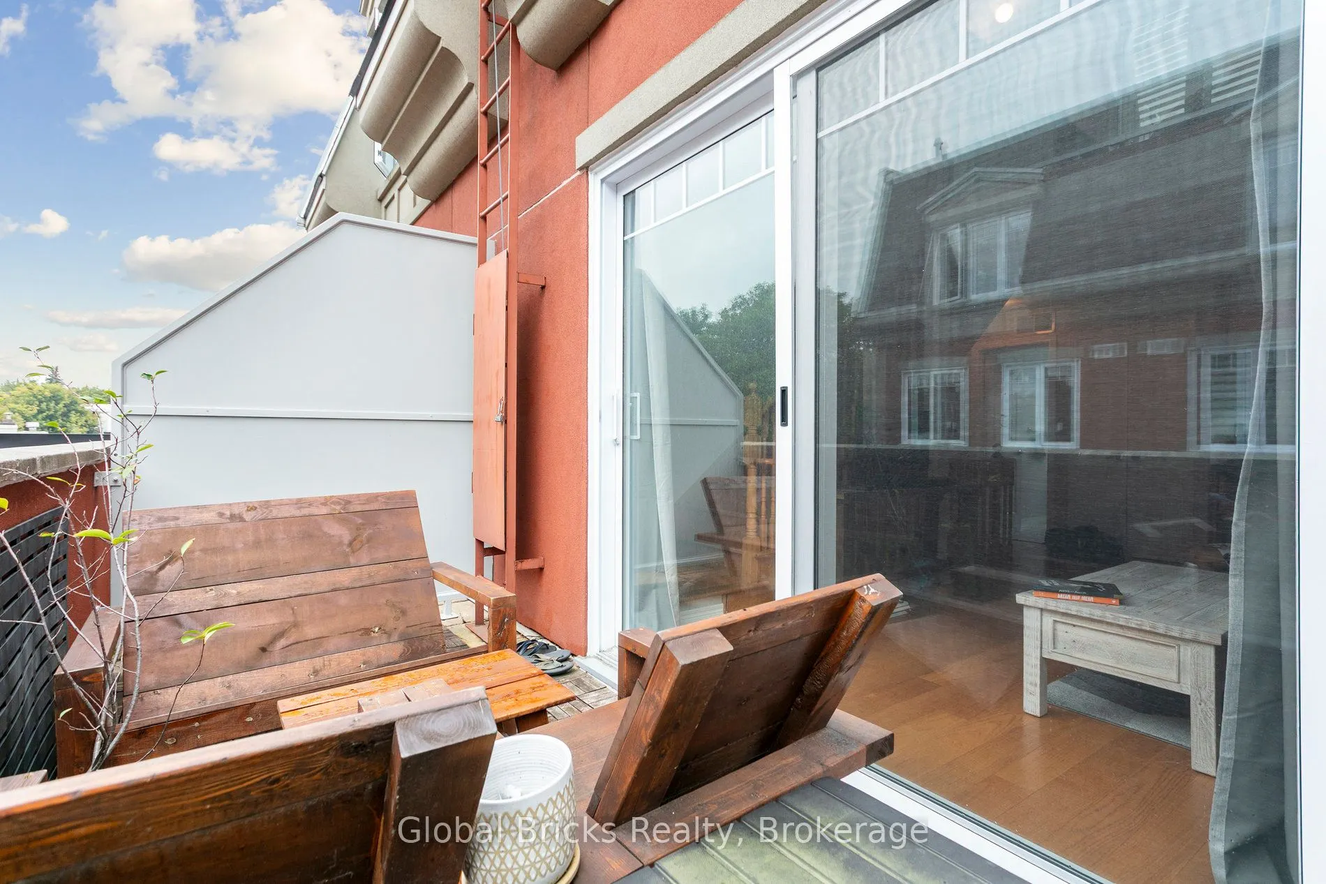 3400 Lakeshore Boulevard W, #203