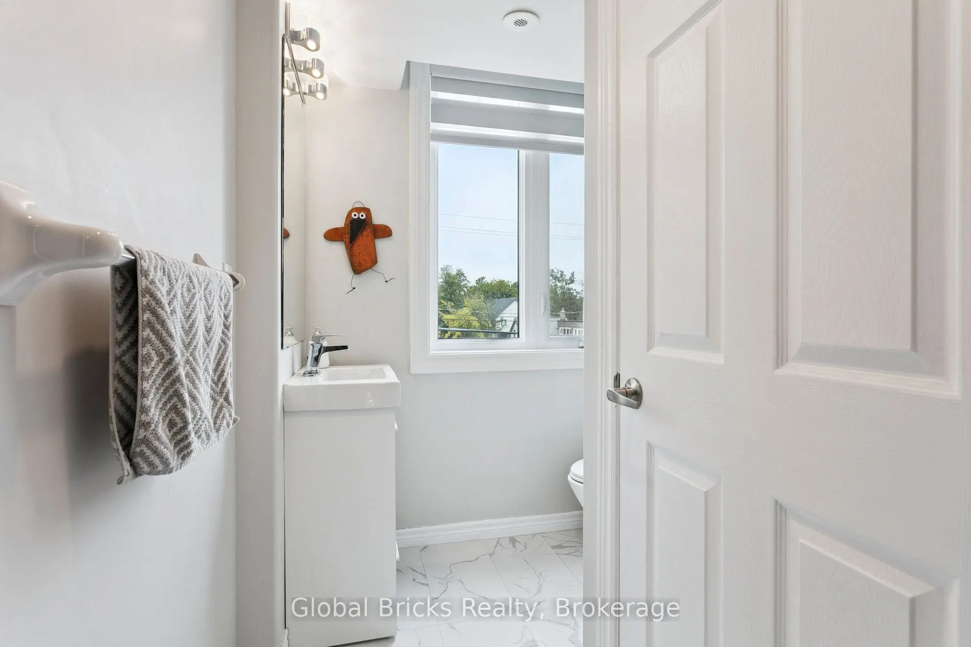 3400 Lakeshore Boulevard W, #203