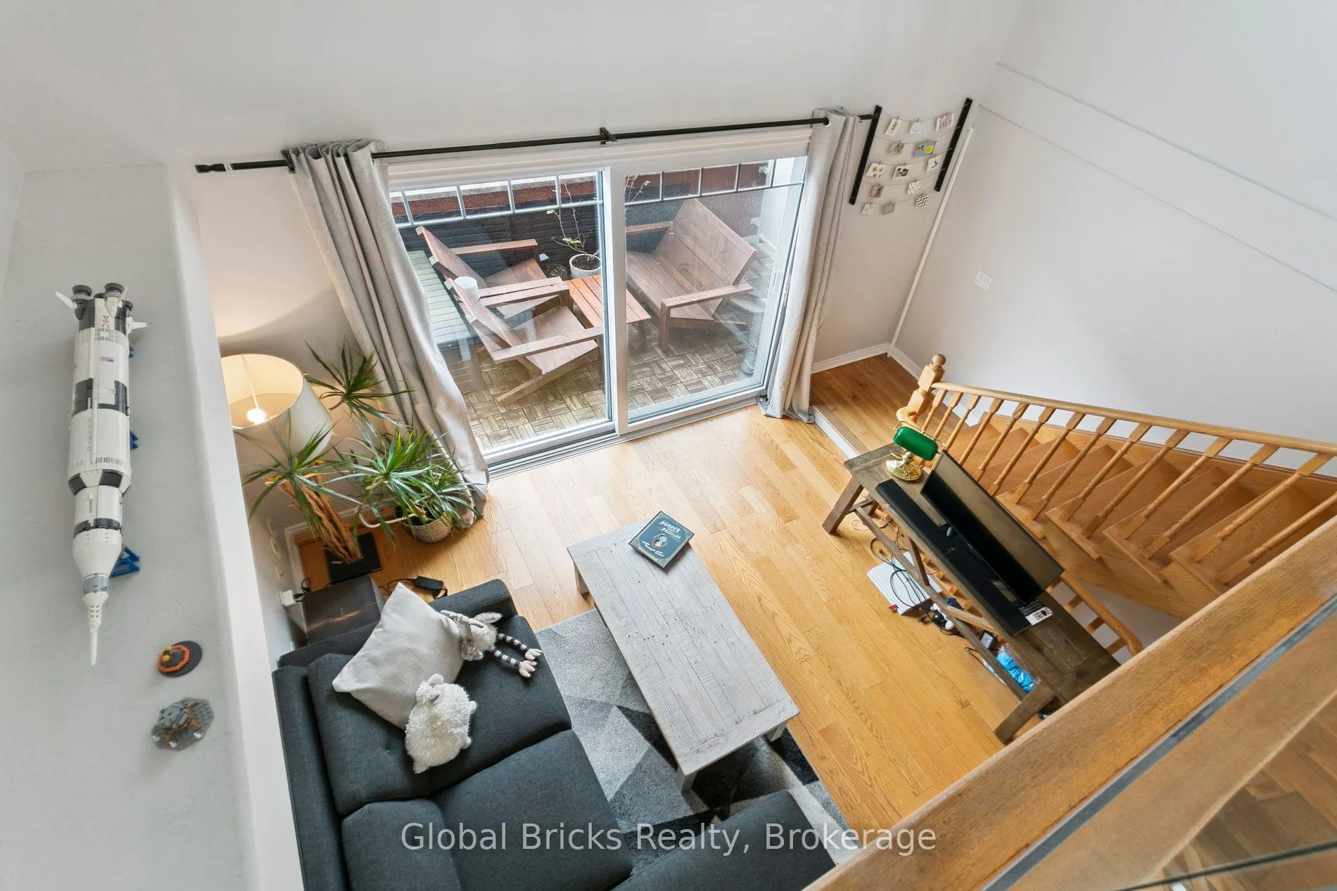 3400 Lakeshore Boulevard W, #203