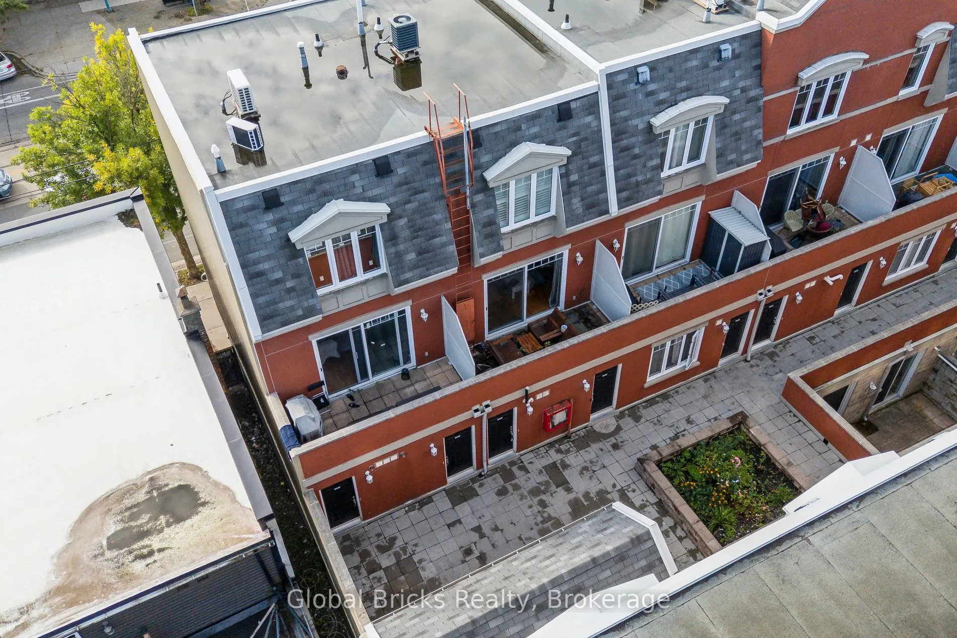 3400 Lakeshore Boulevard W, #203