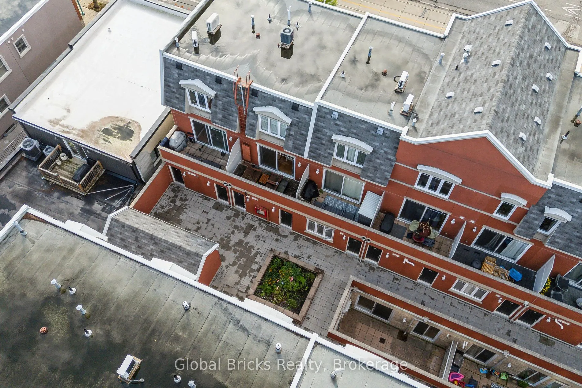 3400 Lakeshore Boulevard W, #203