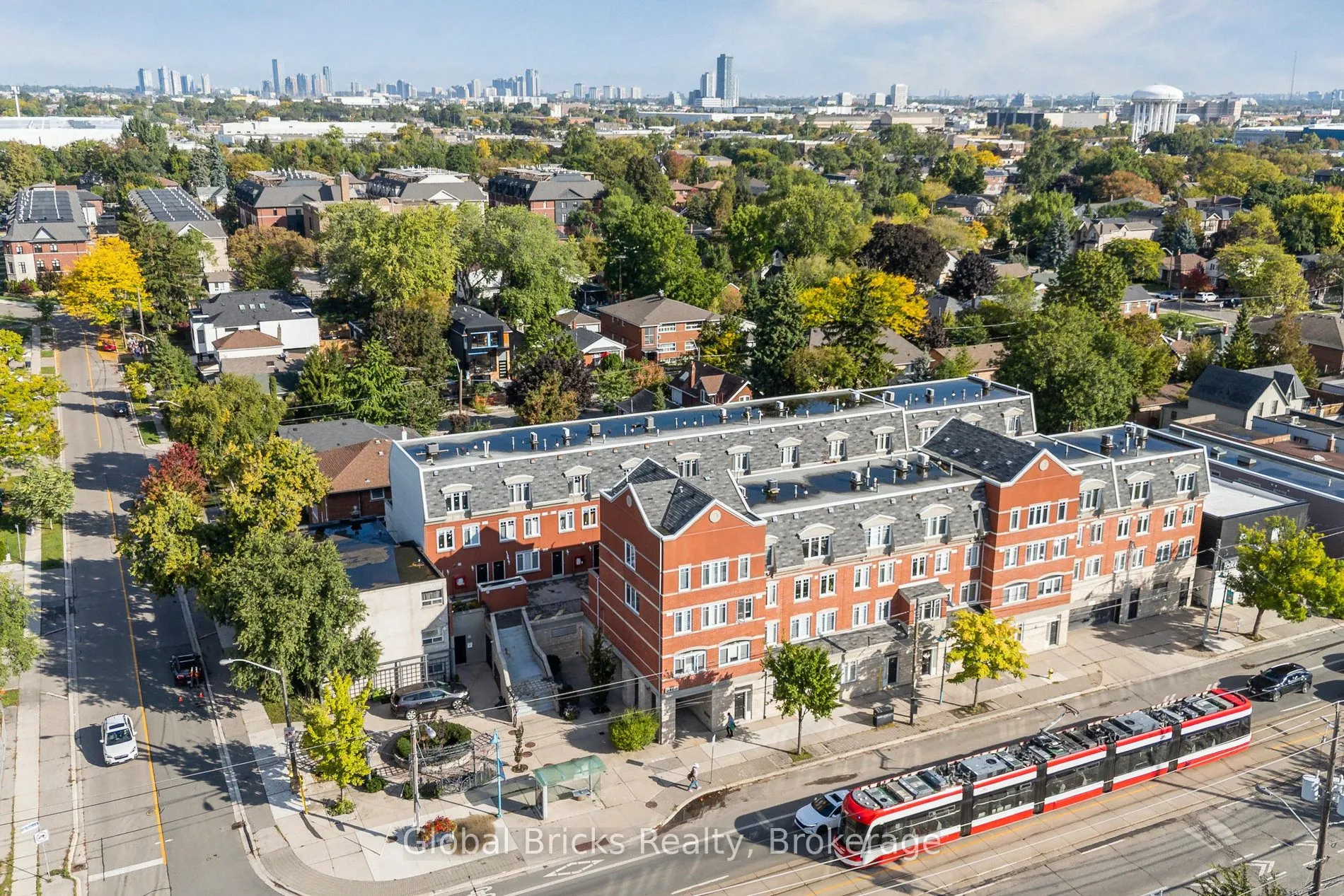 3400 Lakeshore Boulevard W, #203