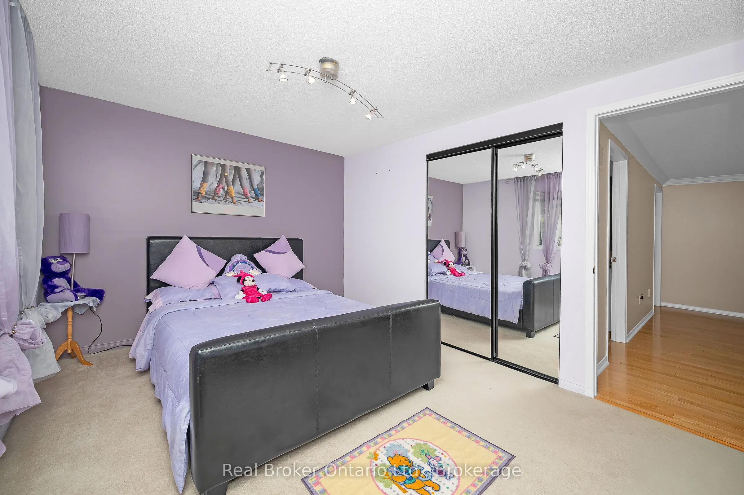 3277 Folkway Drive