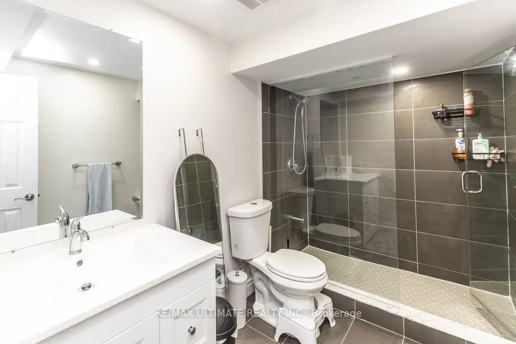 6869 Hickling Crescent