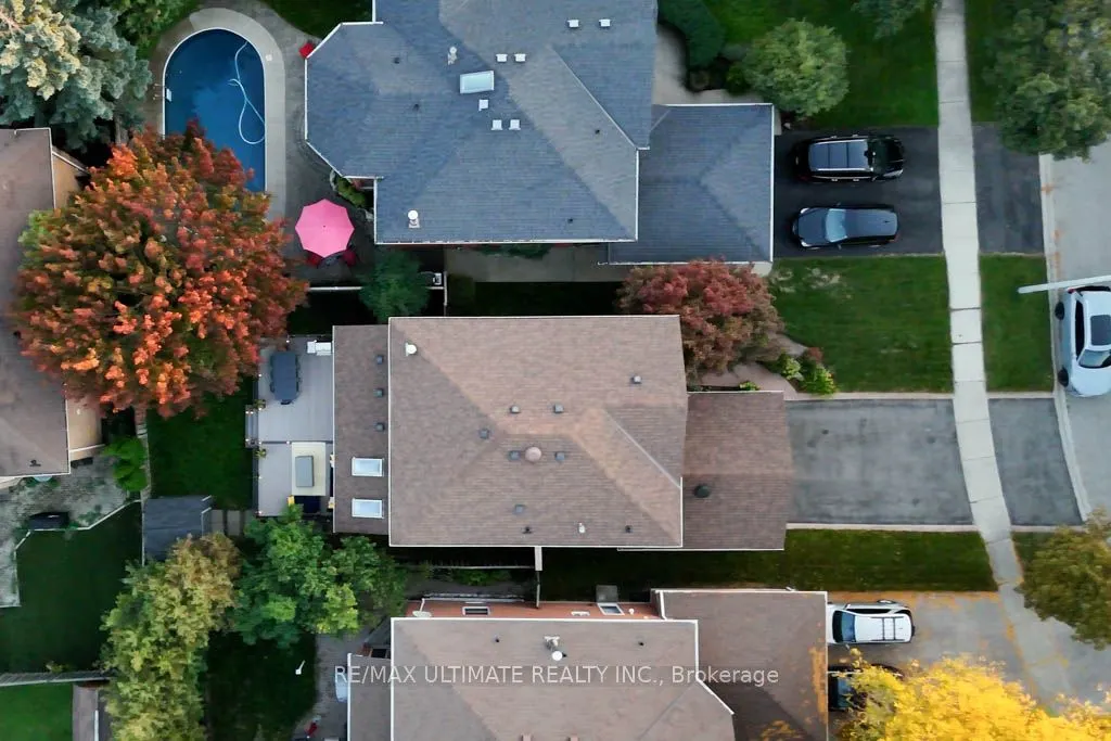 6869 Hickling Crescent