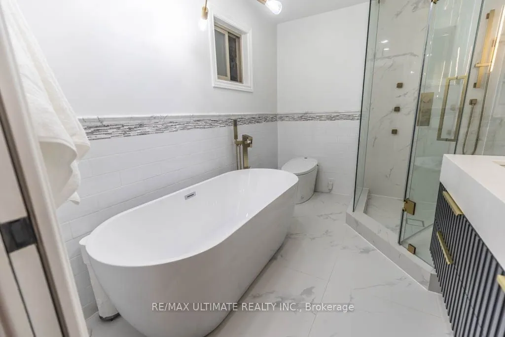 6869 Hickling Crescent
