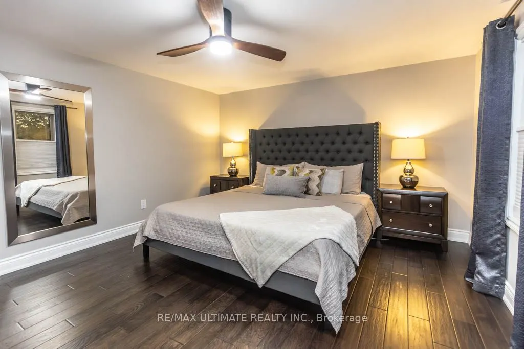 6869 Hickling Crescent